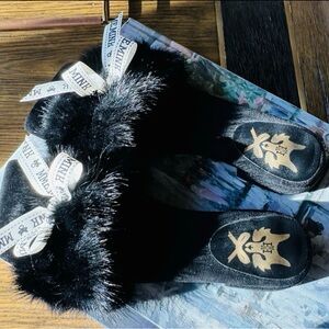 Mme Mink Black Fur Mules Slippers Size 39 LUXURY Never Worn $450